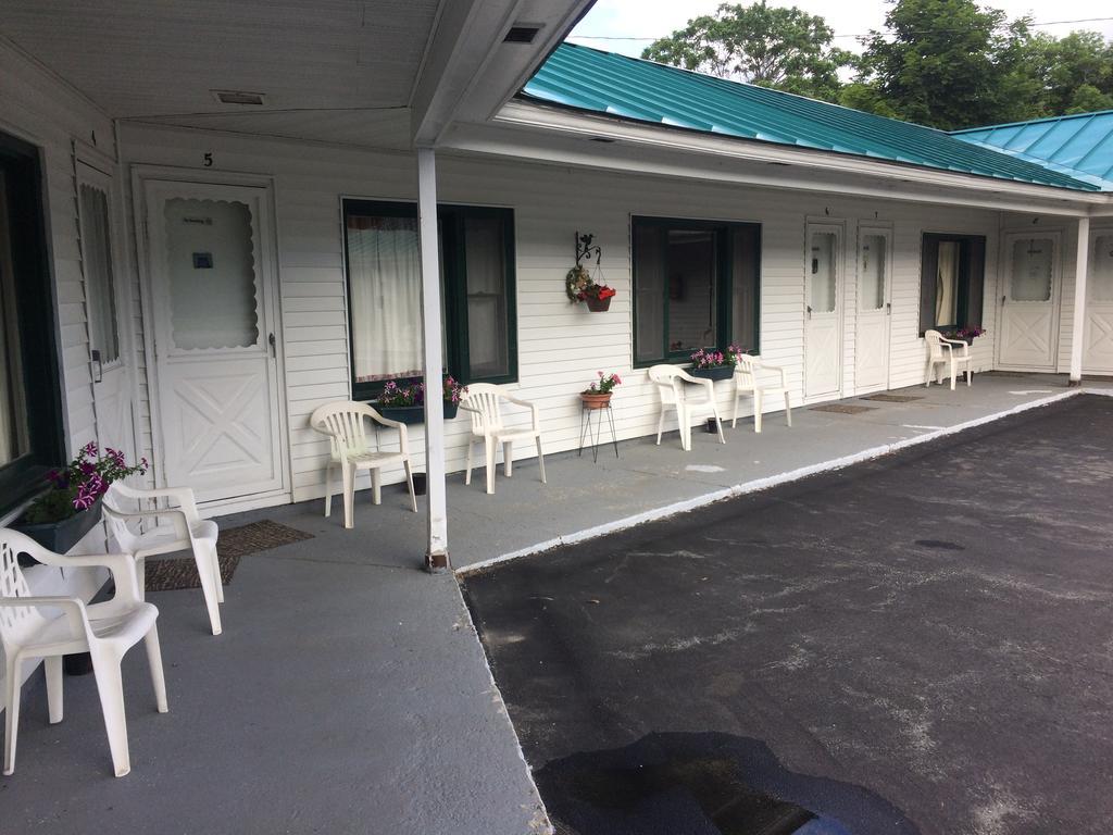 Wells River Motel Exterior photo